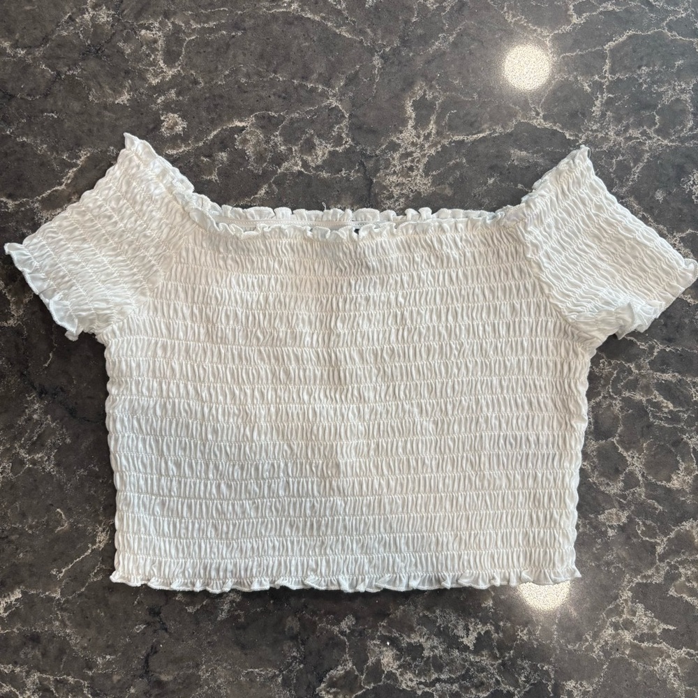White off shoulder crop top. Size small. Stretchy scrunch style